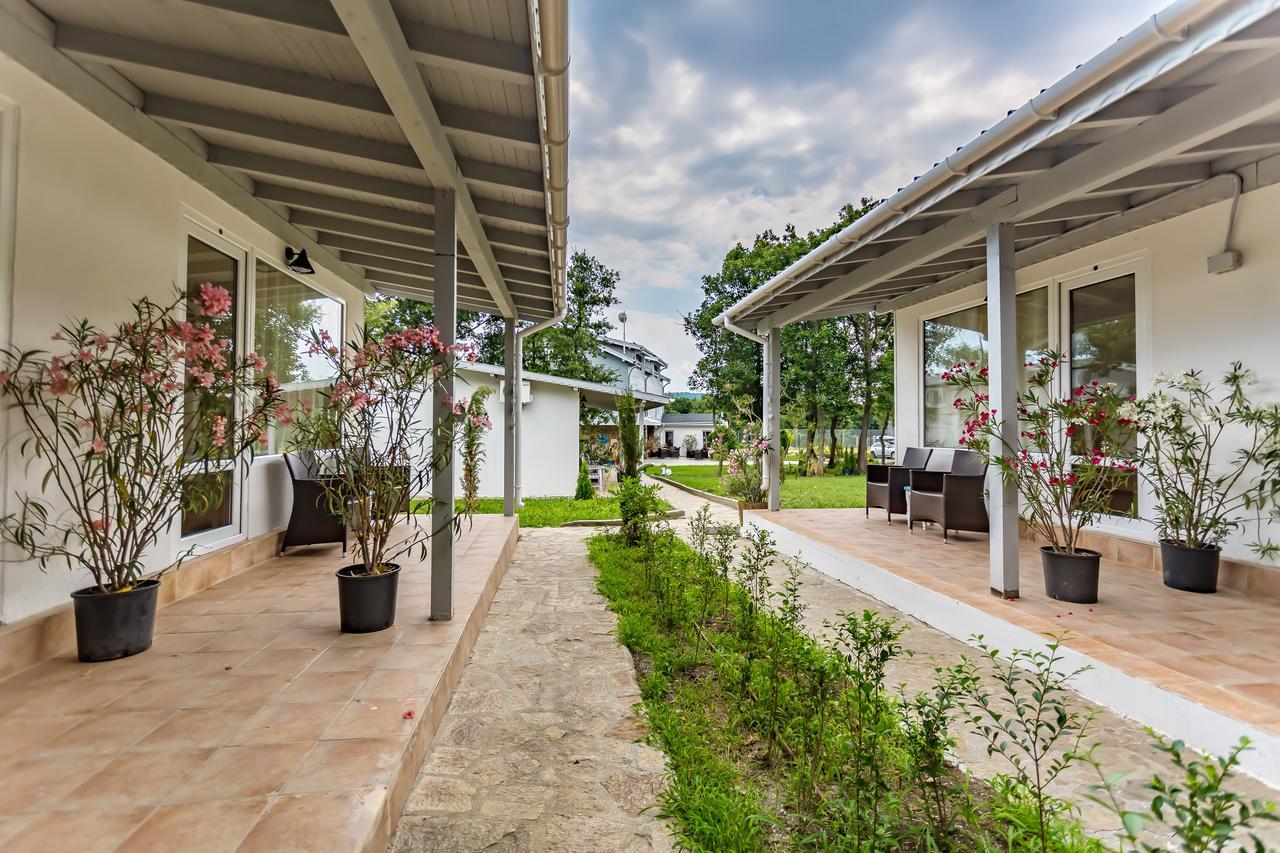 St Anastasia Hotel Burgas Екстер'єр фото